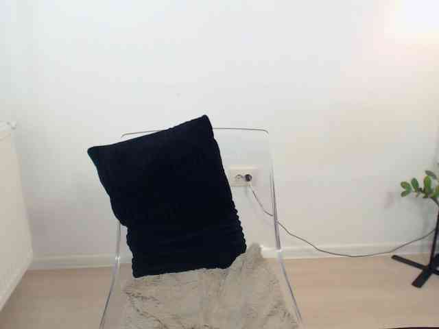 LovelyBrownie webcam