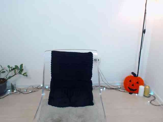 LovelyBrownie webcam