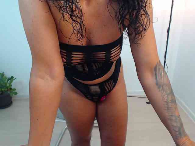 LovelyBrownie webcam