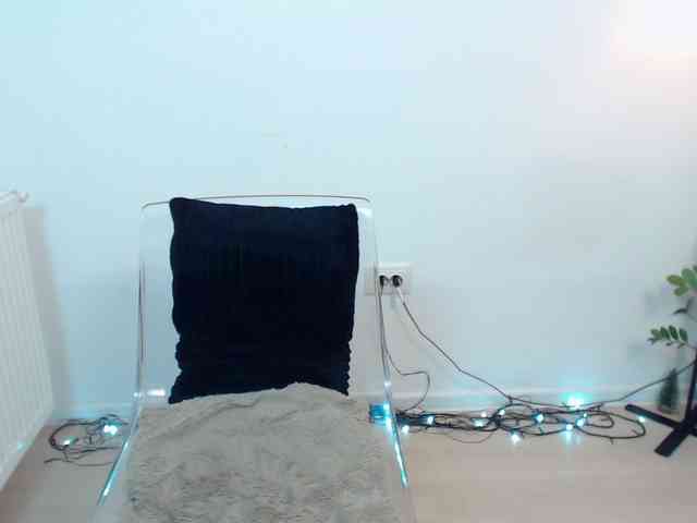 LovelyBrownie webcam