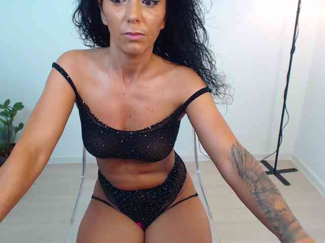 LovelyBrownie webcam