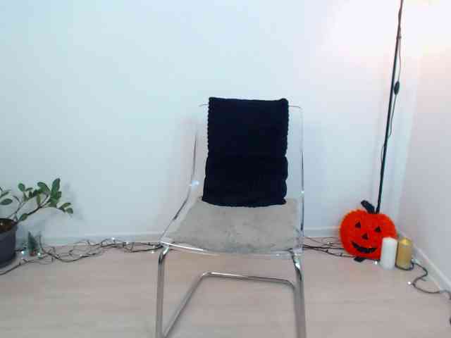 LovelyBrownie webcam