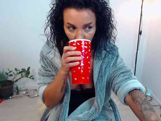 LovelyBrownie webcam