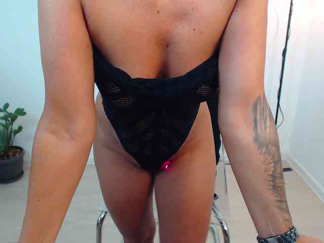 LovelyBrownie webcam