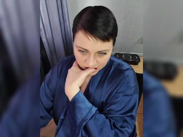 --ALEKSA-'s BongaCams show and profile