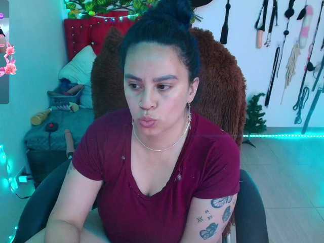 elektra-32's BongaCams show and profile