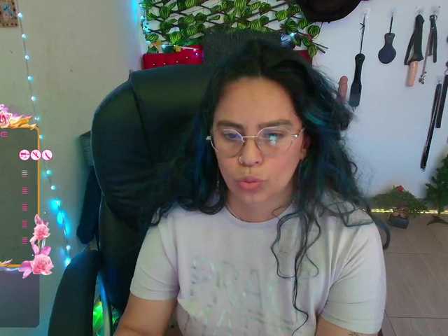 elektra-32's BongaCams show and profile