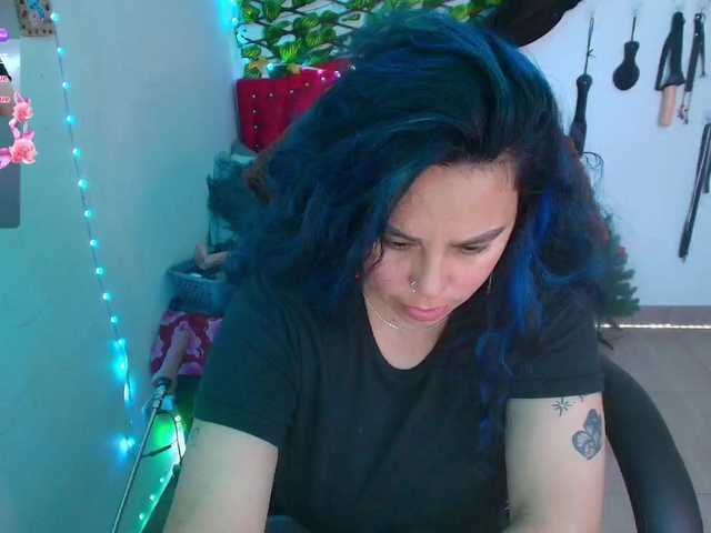 elektra-32's BongaCams show and profile