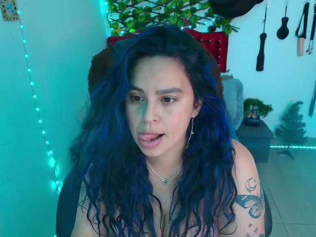 elektra-32's BongaCams show and profile