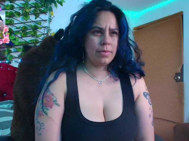 elektra-32's BongaCams show and profile