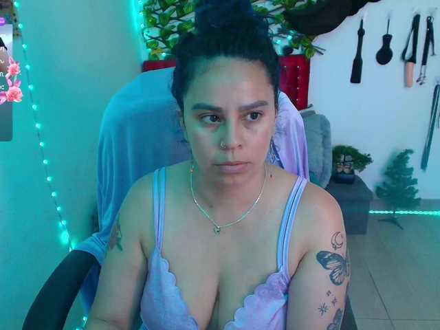 elektra-32's BongaCams show and profile