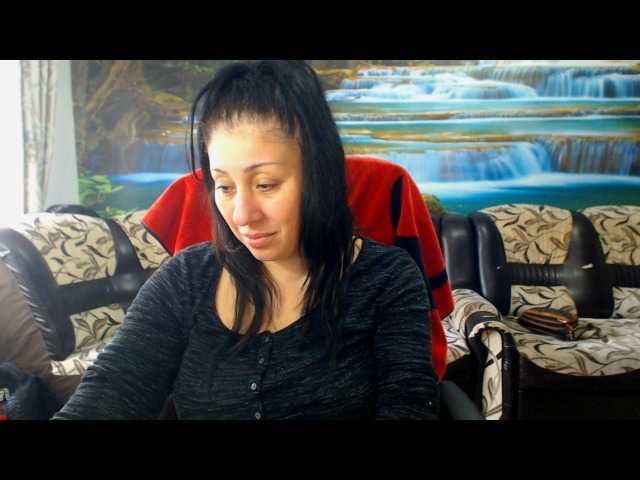 MoistMady live cam profile