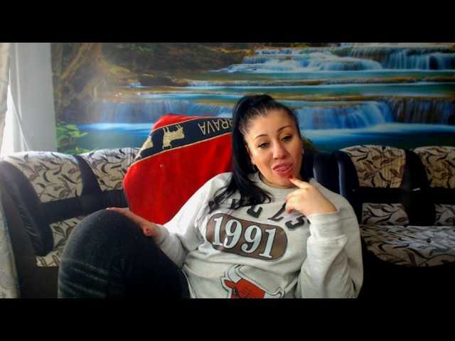 MoistMady's BongaCams show and profile