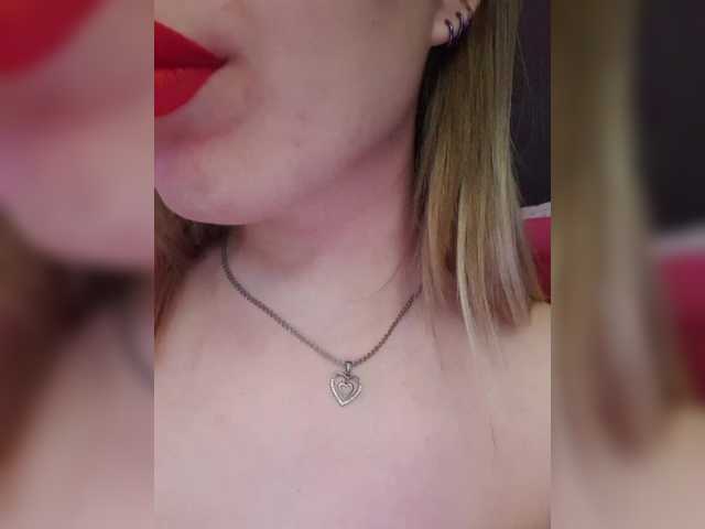 __EElaIzzza__ webcam