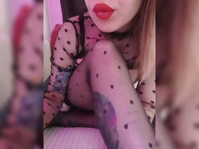 __EElaIzzza__ webcam