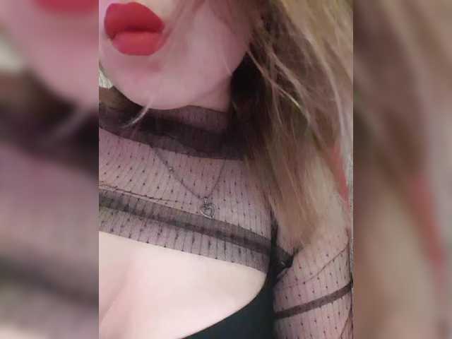 __EElaIzzza__ webcam