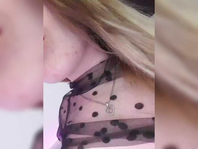 elaizza's BongaCams show and profile