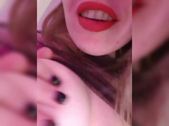 __EElaIzzza__ webcam