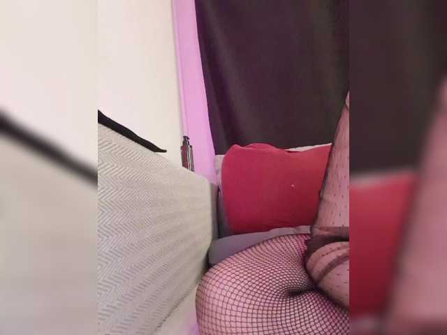 __EElaIzzza__ webcam