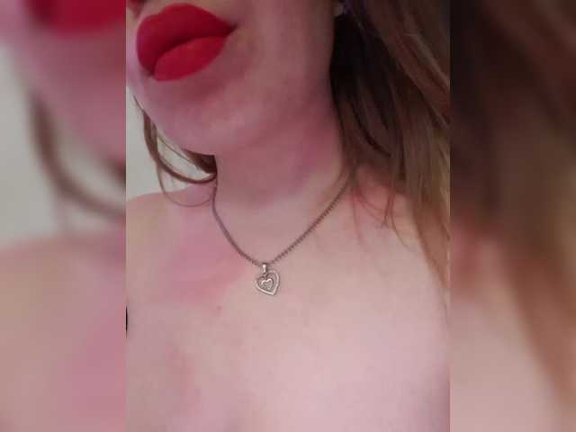 elaizza's BongaCams show and profile