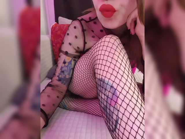 elaizza's BongaCams show and profile