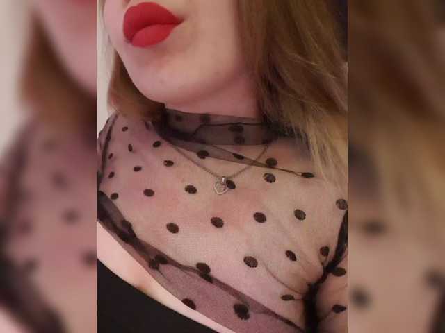 elaizza's BongaCams show and profile