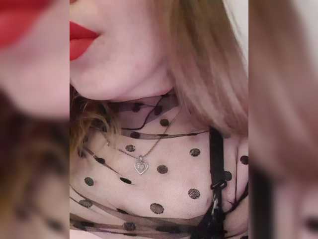 elaizza's BongaCams show and profile