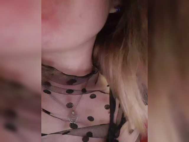 __EElaIzzza__ webcam