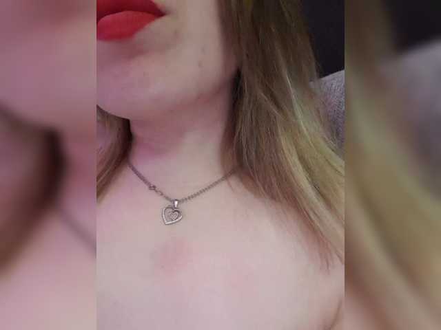 __EElaIzzza__ webcam