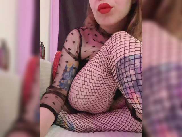 elaizza's BongaCams show and profile