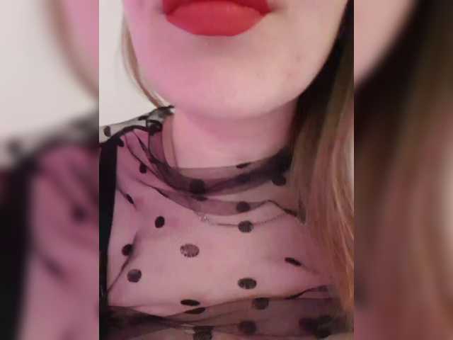 __EElaIzzza__ webcam