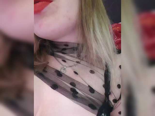 elaizza's BongaCams show and profile