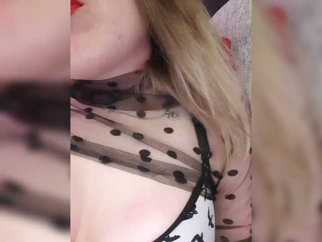 elaizza's BongaCams show and profile