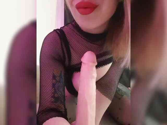 _ElaIzzza webcam