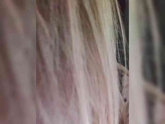 __EElaIzzza__ webcam