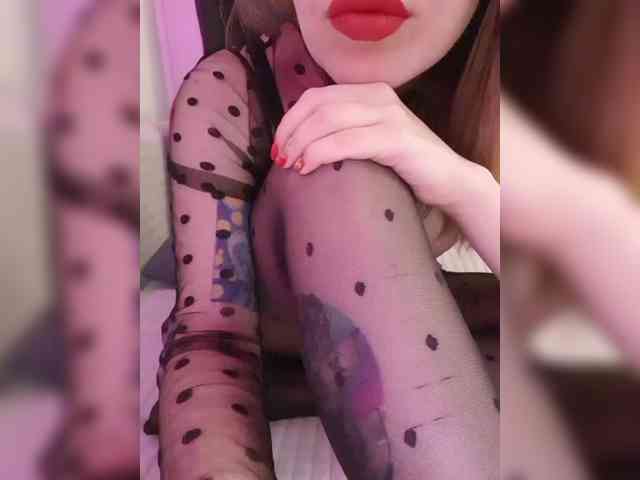 __EElaIzzza__ webcam