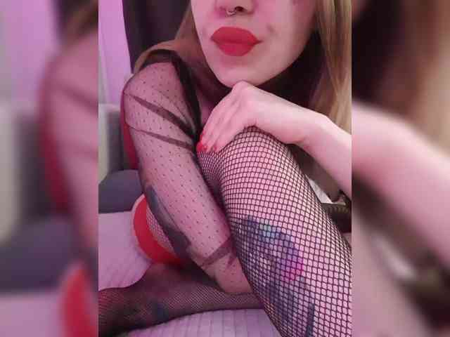 __EElaIzzza__ webcam