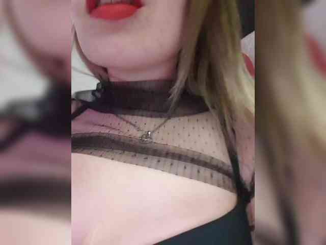 __EElaIzzza__ webcam