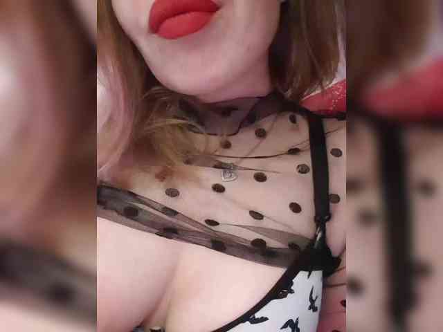 __EElaIzzza__ webcam