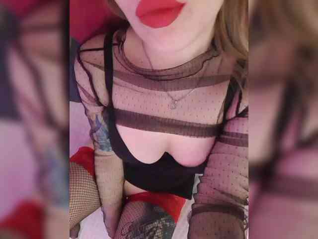 __EElaIzzza__ webcam