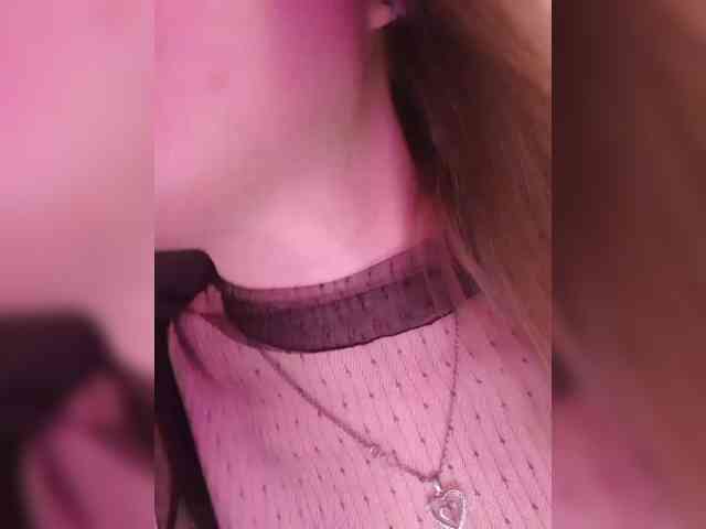 __EElaIzzza__ webcam