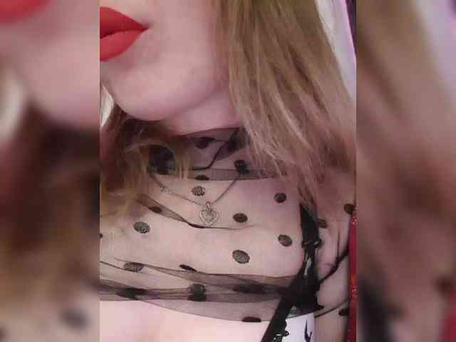 __EElaIzzza__ webcam