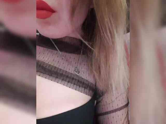 __EElaIzzza__ webcam