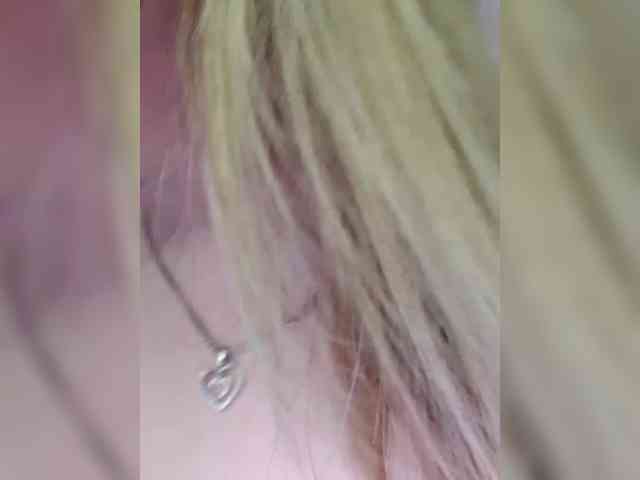 __EElaIzzza__ webcam