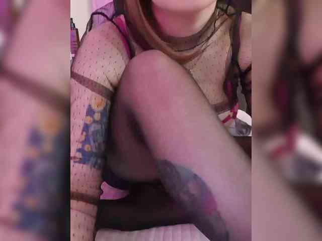 __EElaIzzza__ webcam