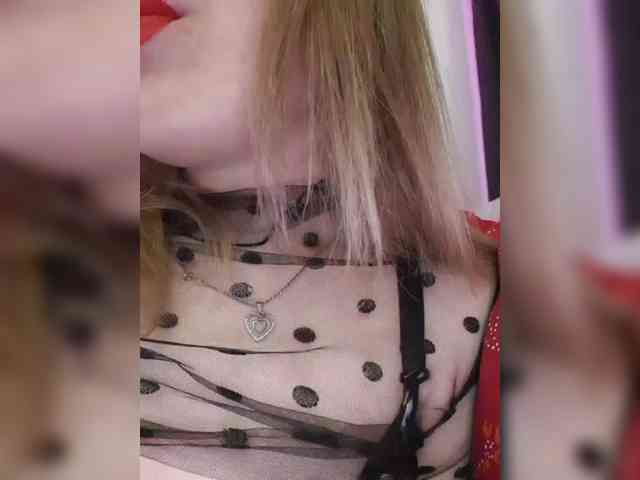 __EElaIzzza__ webcam