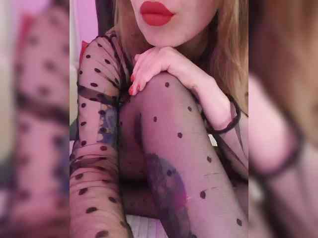 __EElaIzzza__ webcam