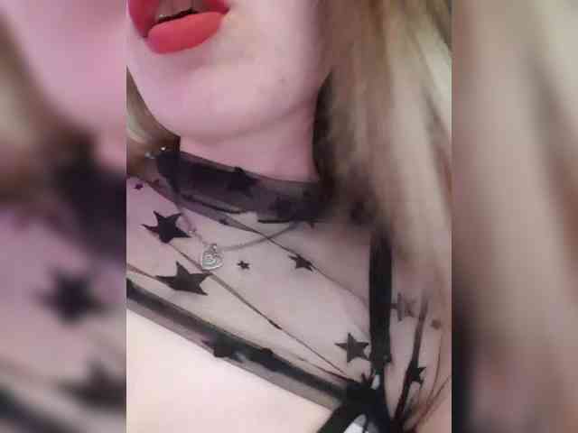 __EElaIzzza__ webcam