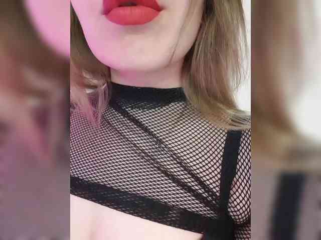 _ElaIzzza webcam