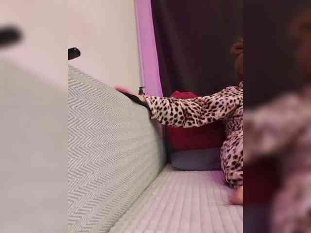 __EElaIzzza__ webcam